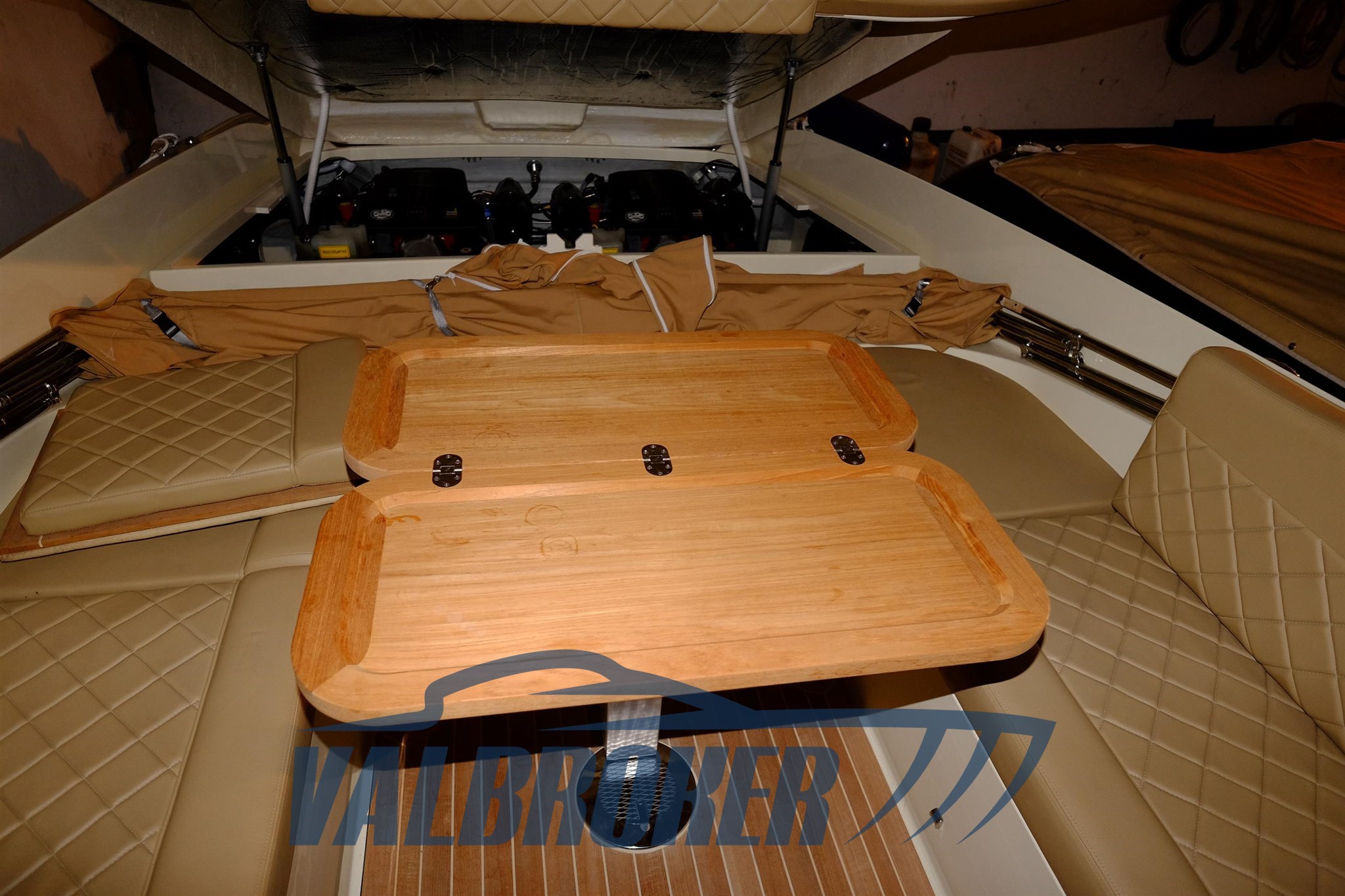 Chris Craft 32 Corsair (262)