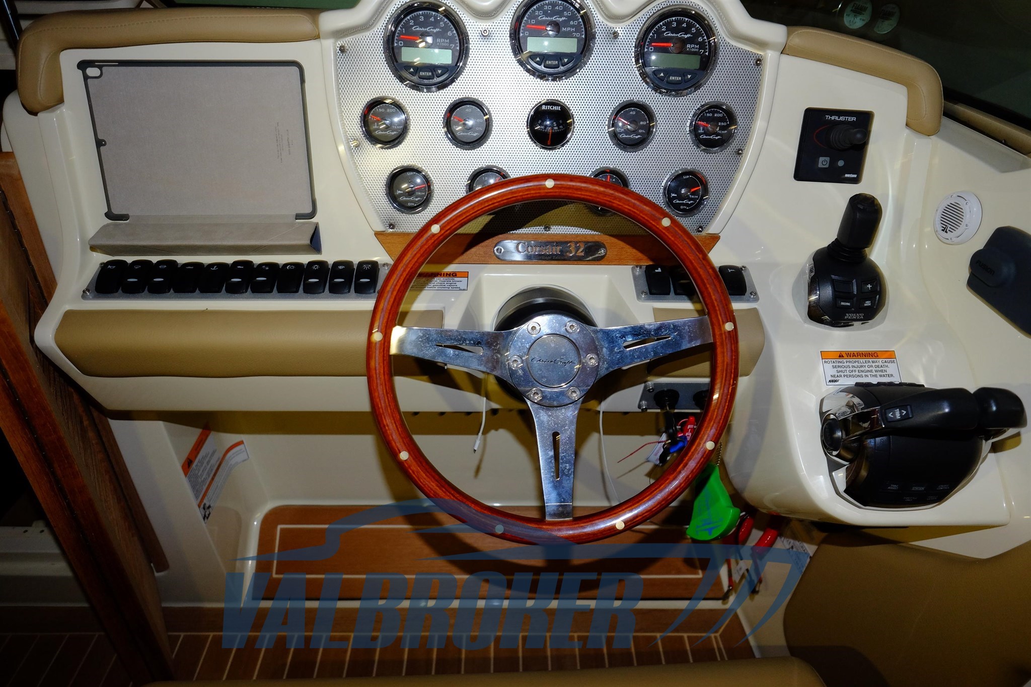 Chris Craft 32 Corsair (273)