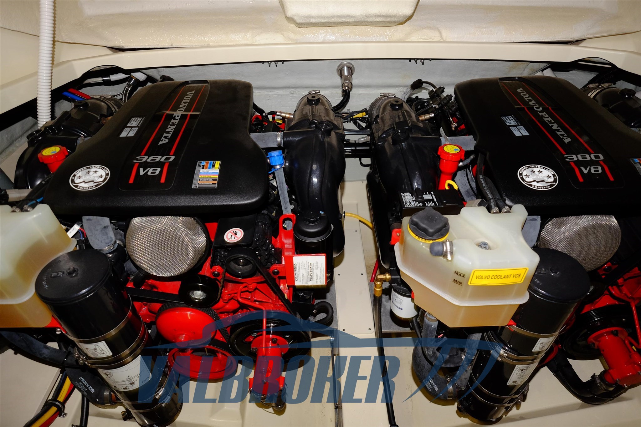 Chris Craft 32 Corsair (180)