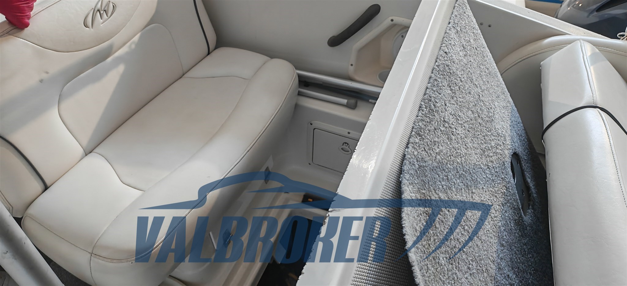 Crownline 250 esterni (10)