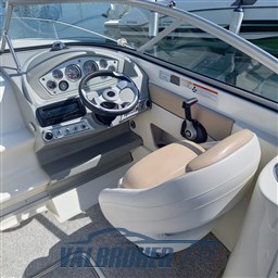 Bayliner 702 Cuddy (23)