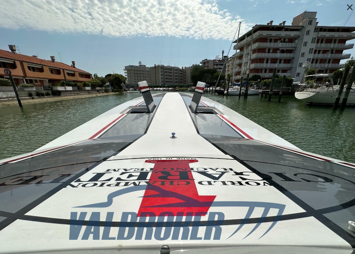 Cigarette 50 Marauder 2009 valbroker (9)