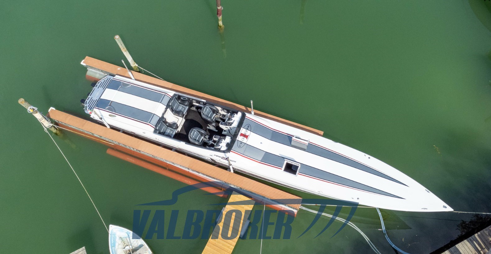 Cigarette 50 Marauder 2009 valbroker (4)