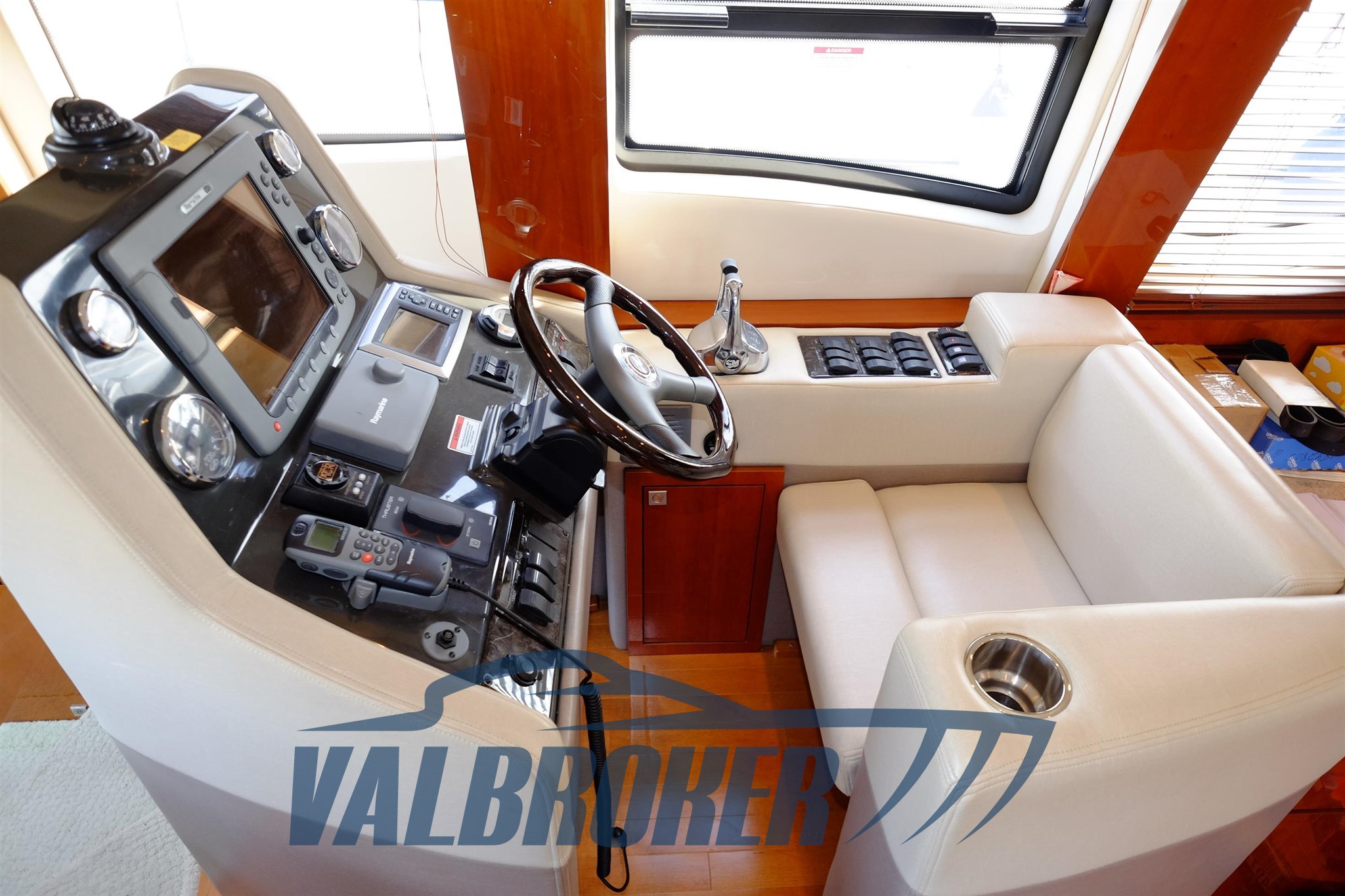 Sea Ray 505 Sedan Bridge Valbroker (19)