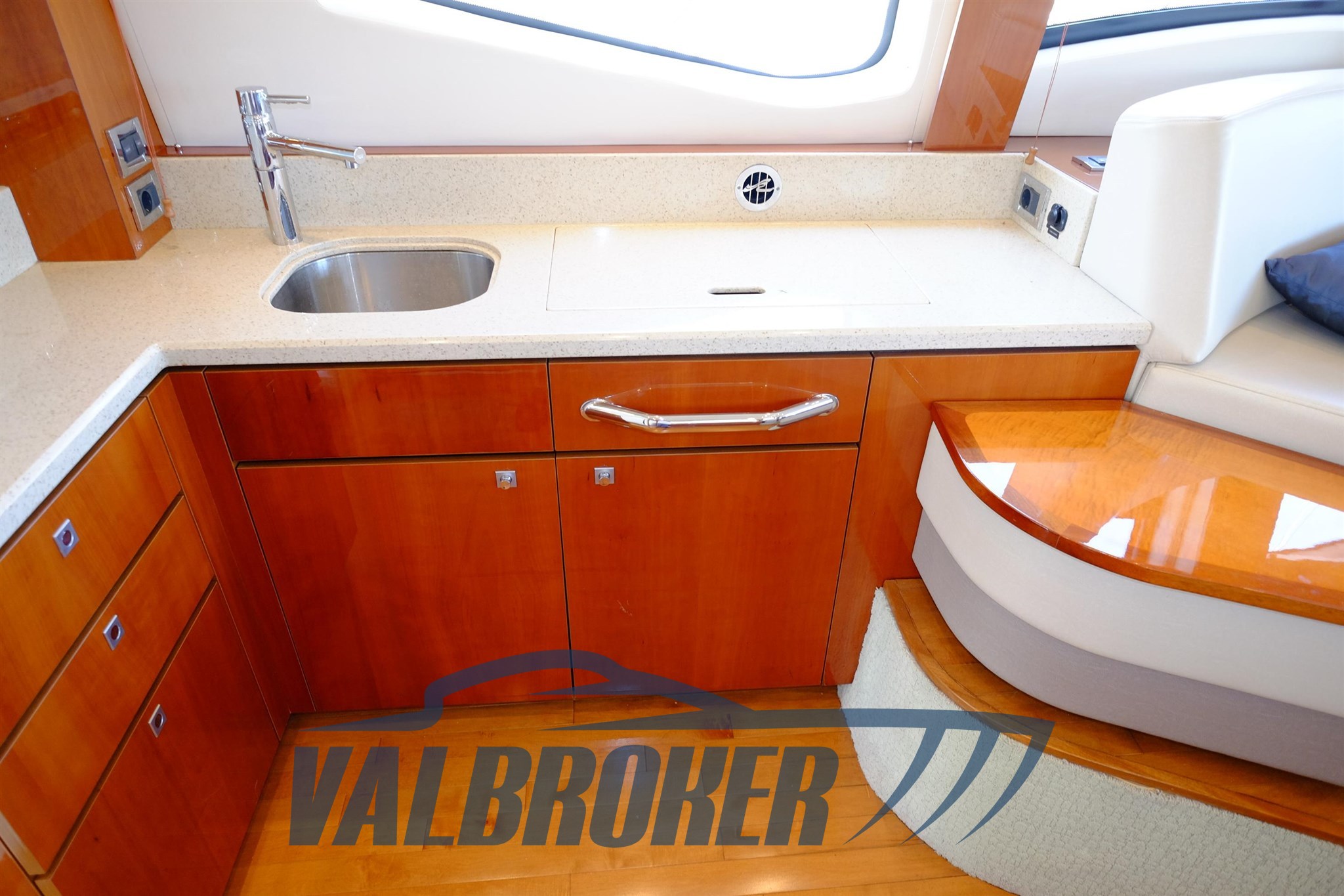 Sea Ray 505 Sedan Bridge Valbroker (15)