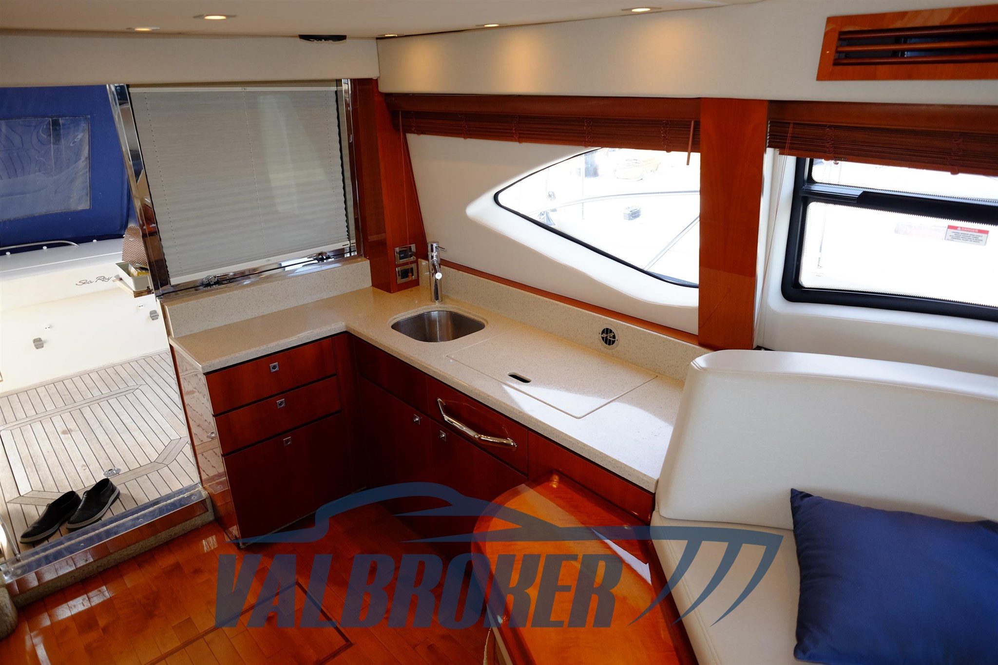 Sea Ray 505 Sedan Bridge Valbroker (31)