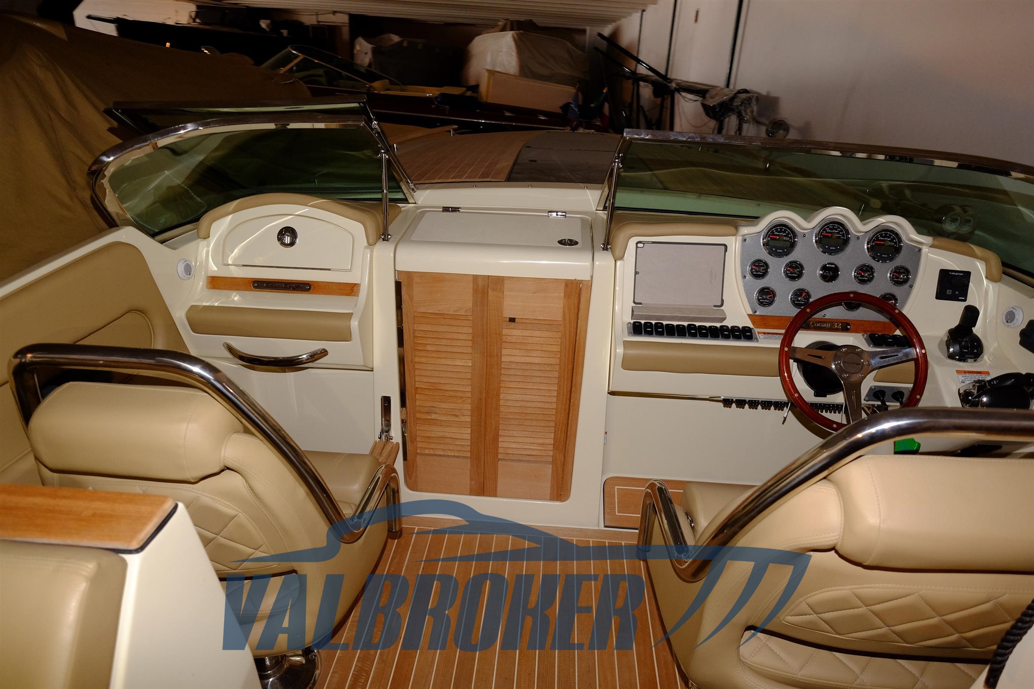 Chris Craft 32 Corsair (289)