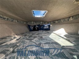 Sea Ray 220 (22)