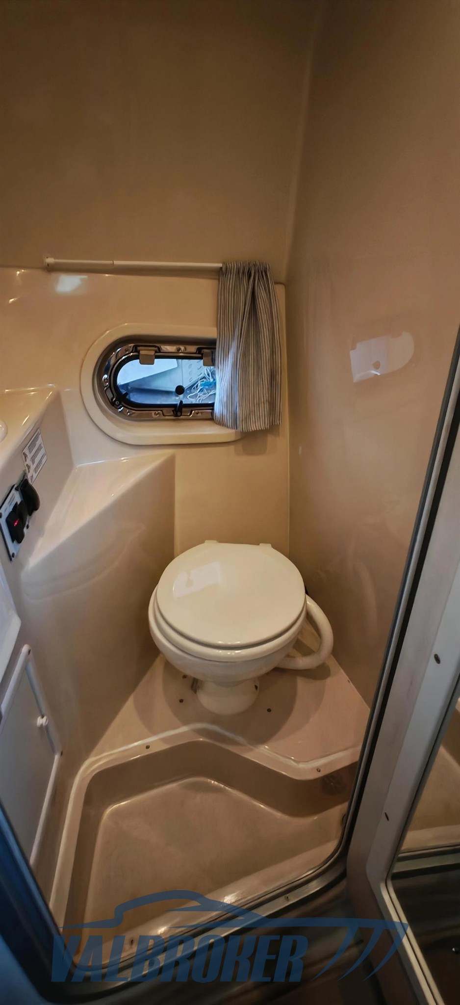 Four Winns 248 Vista (28)