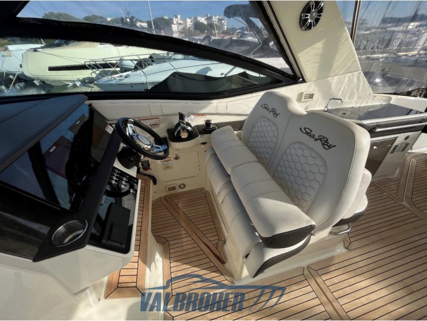Sea ray 320 2018 Costa Azzurra (3)