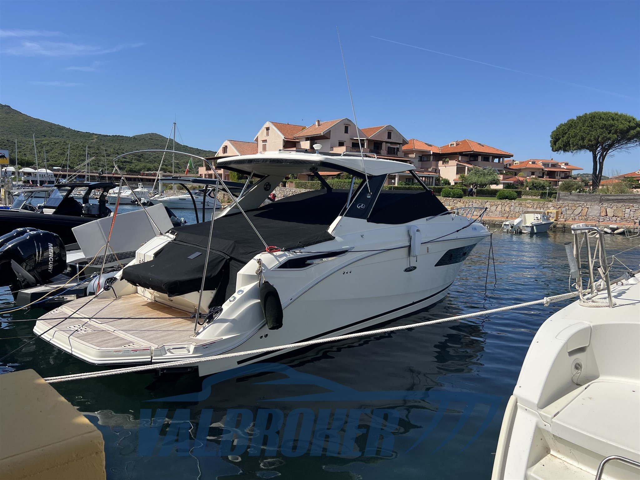 Sea ray 320 sundancer model year 2019 (21)