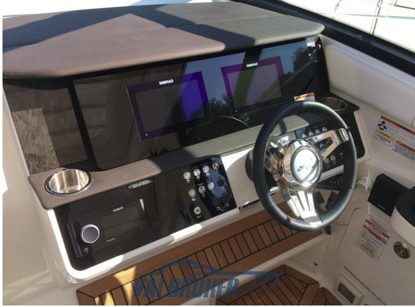 Sea ray 320 2018 Costa Azzurra (4)