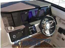 Sea ray 320 2018 Costa Azzurra (4)