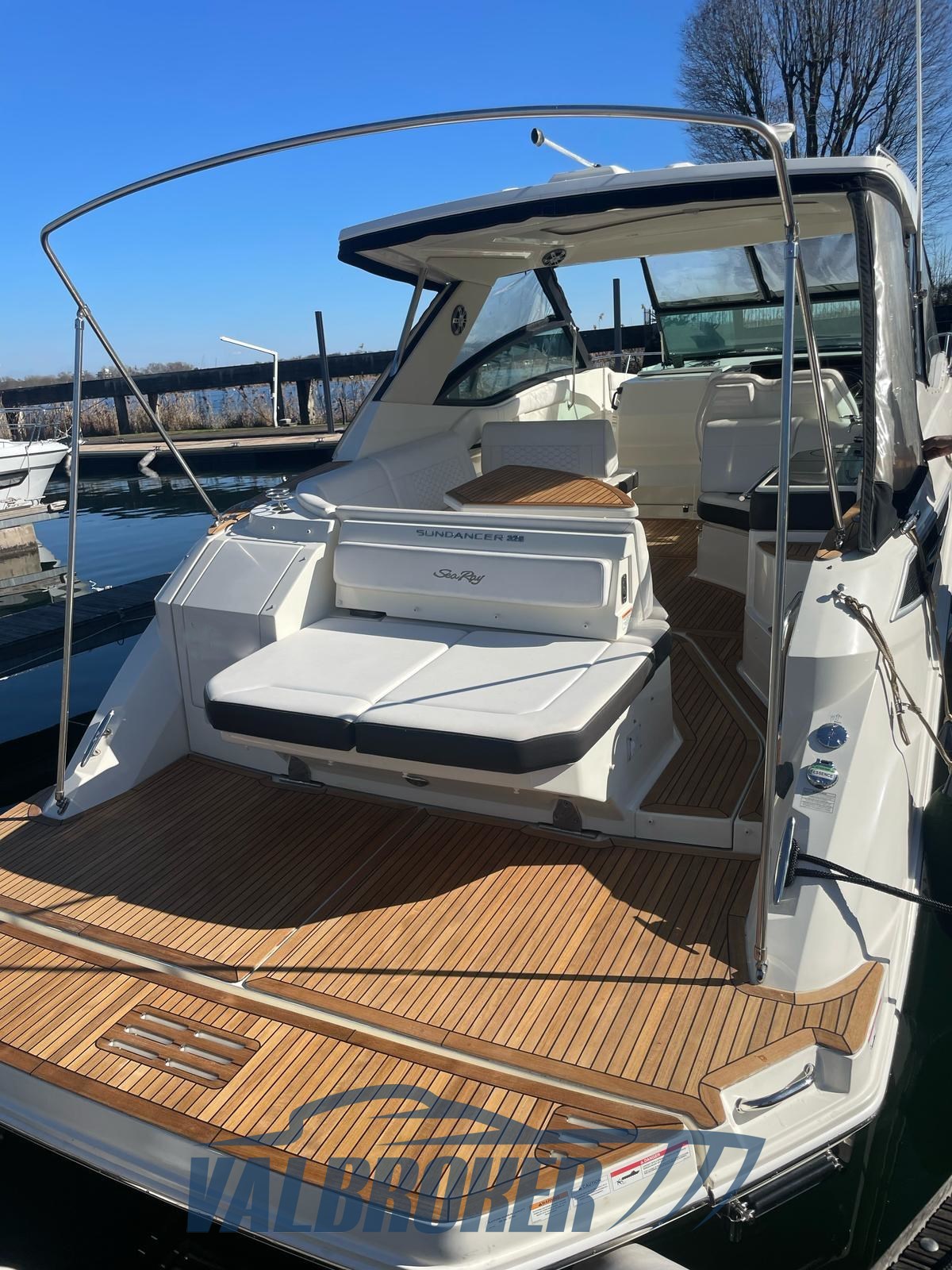 Sea ray 320 sundancer model year 2019 (1)