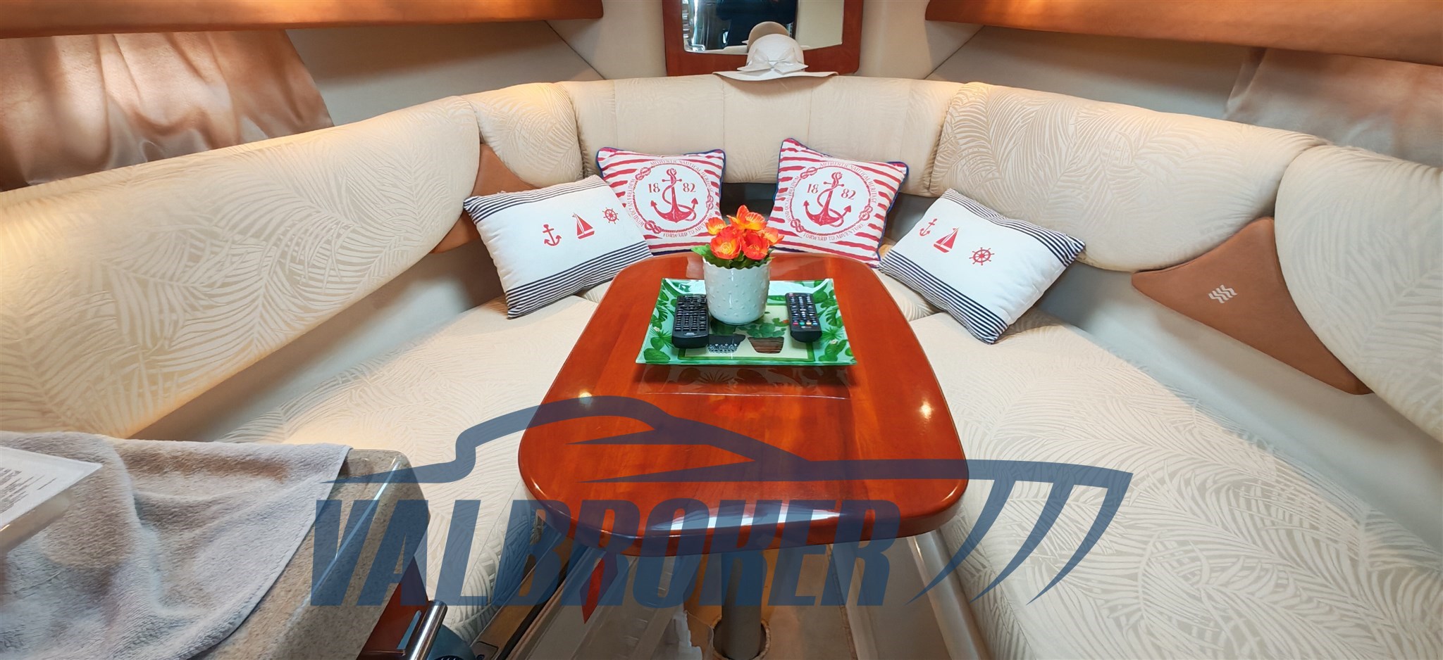 Four Winns 278 2006 interni (2)