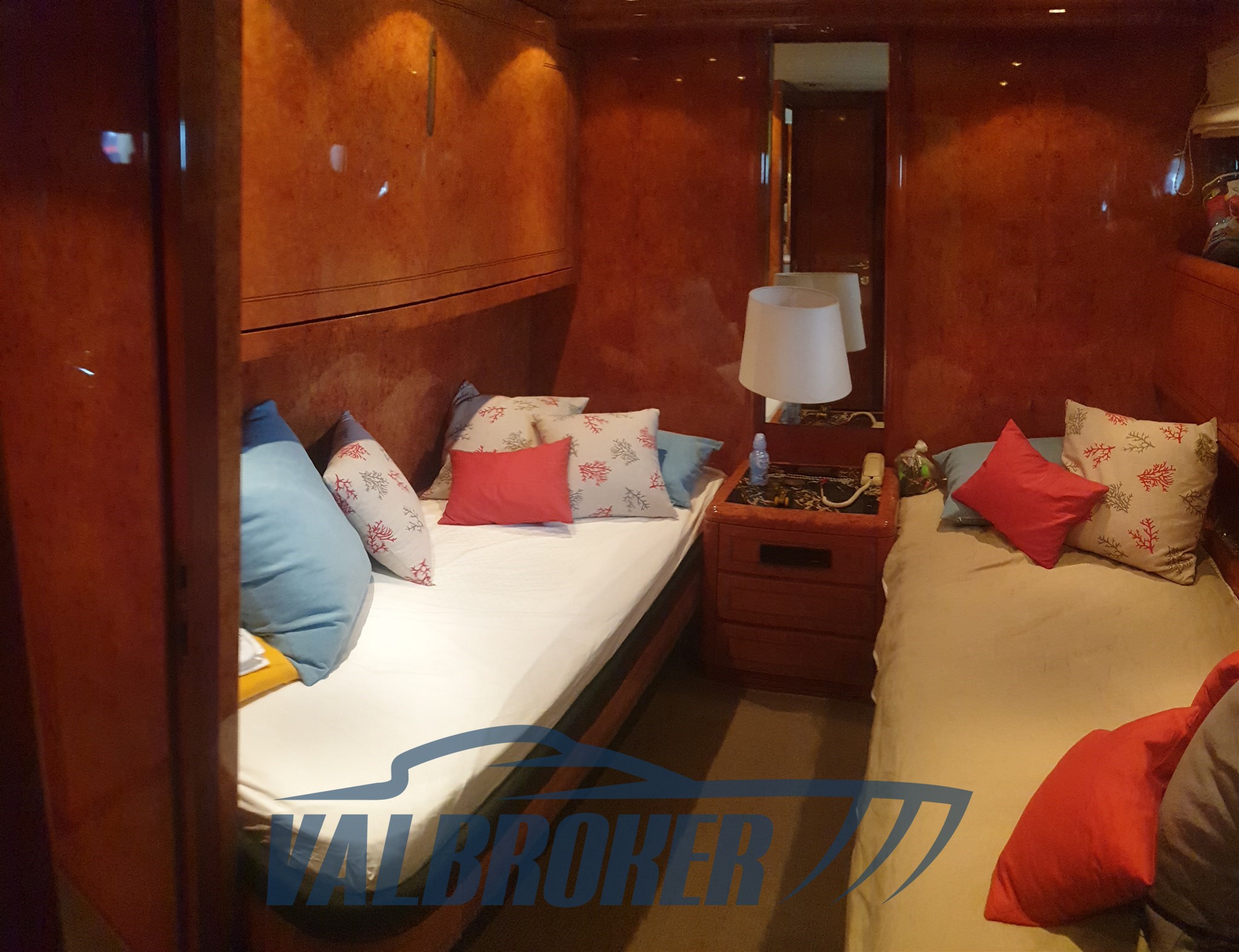 Mangusta 72 - Interni (14)