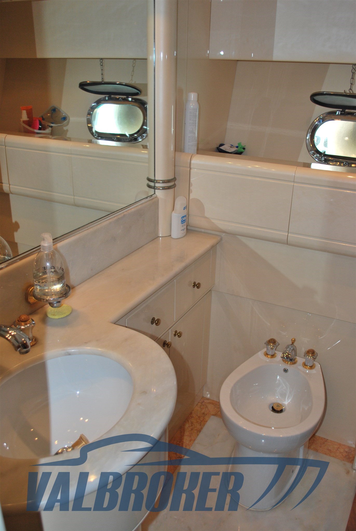 Mangusta 72 Liguria - Interni (42)