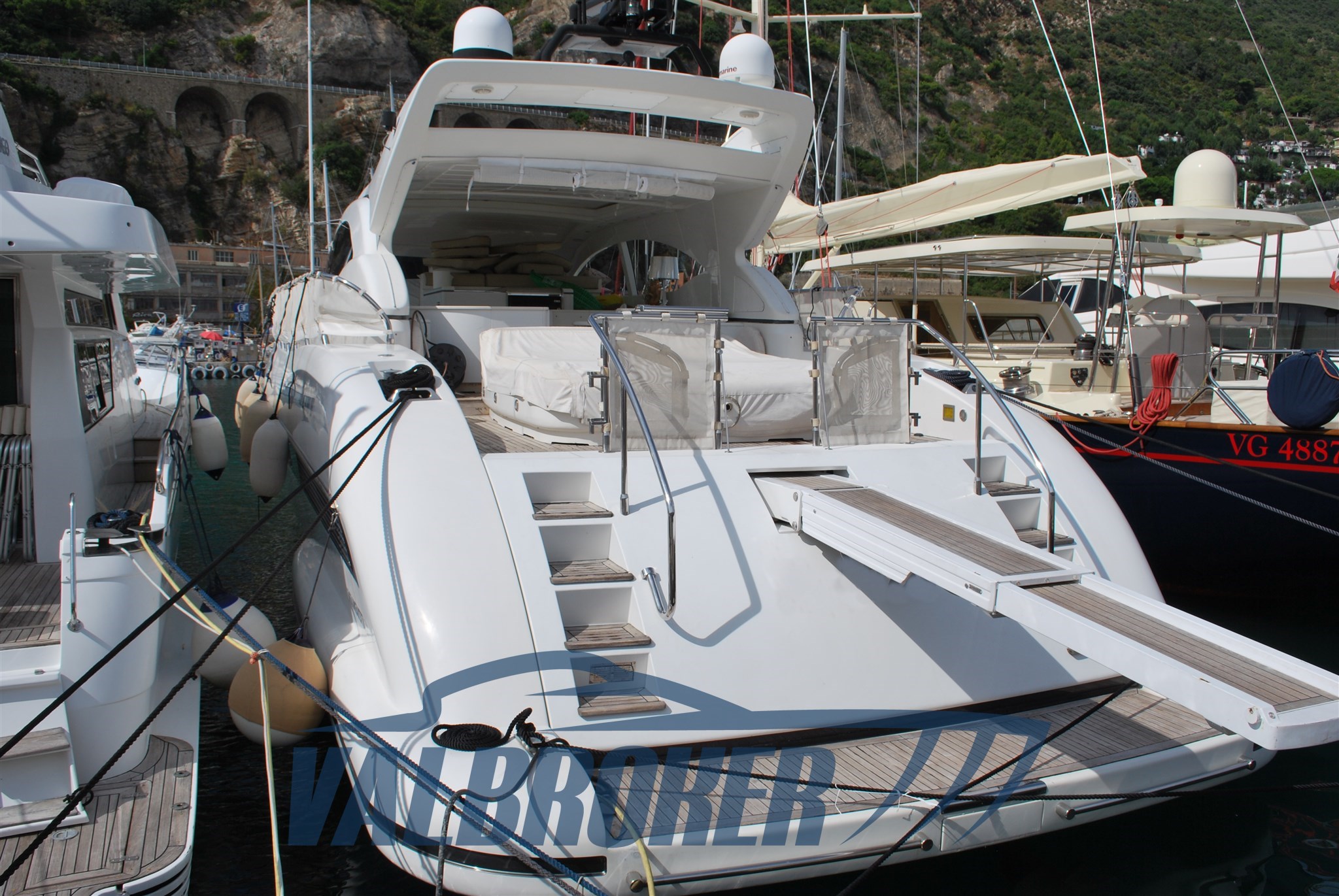 Mangusta 72 Esterni (40)