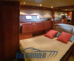 Mangusta 72 - Interni (13)