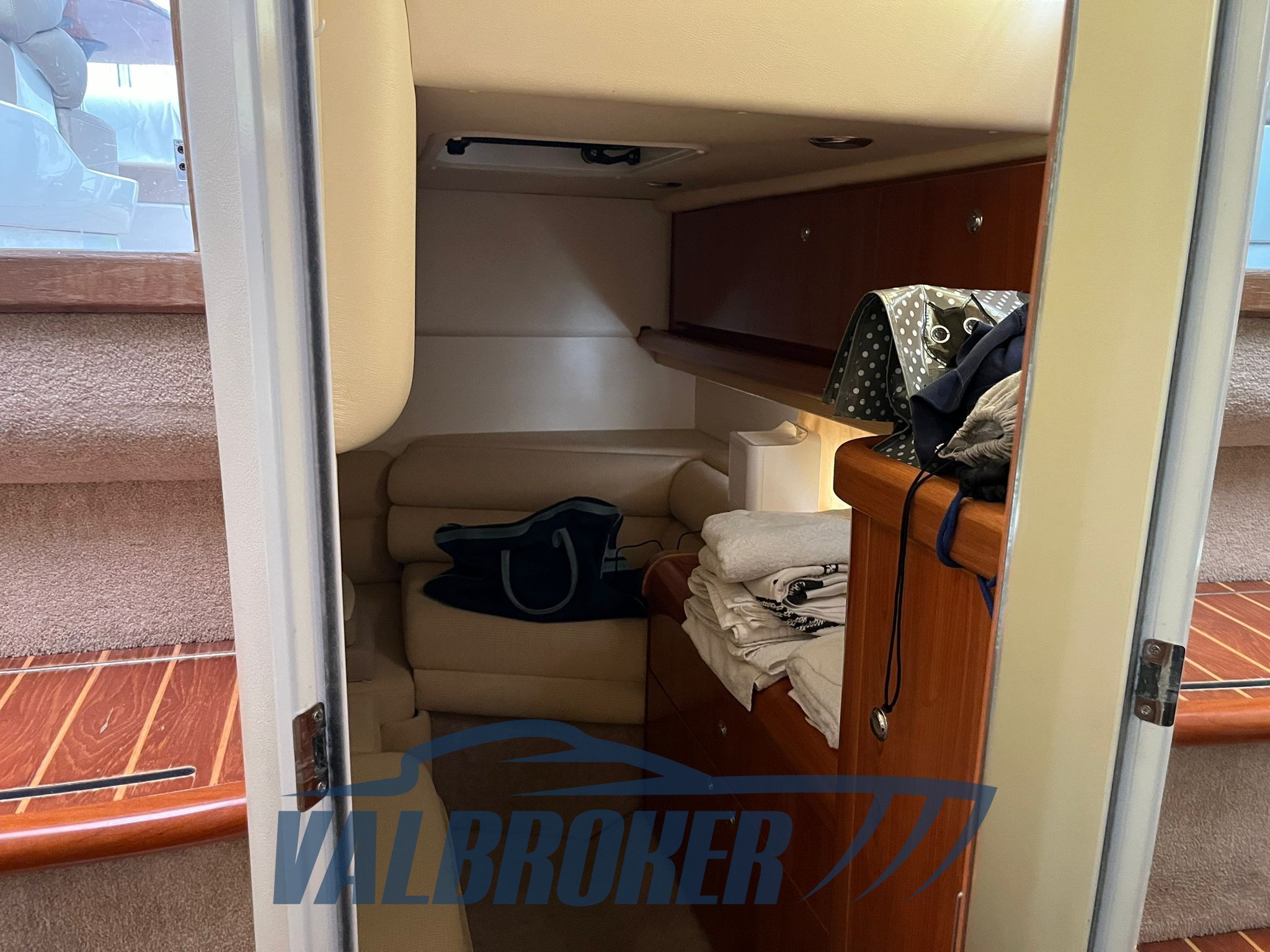 Sealine S 34 model year 2004 (17)