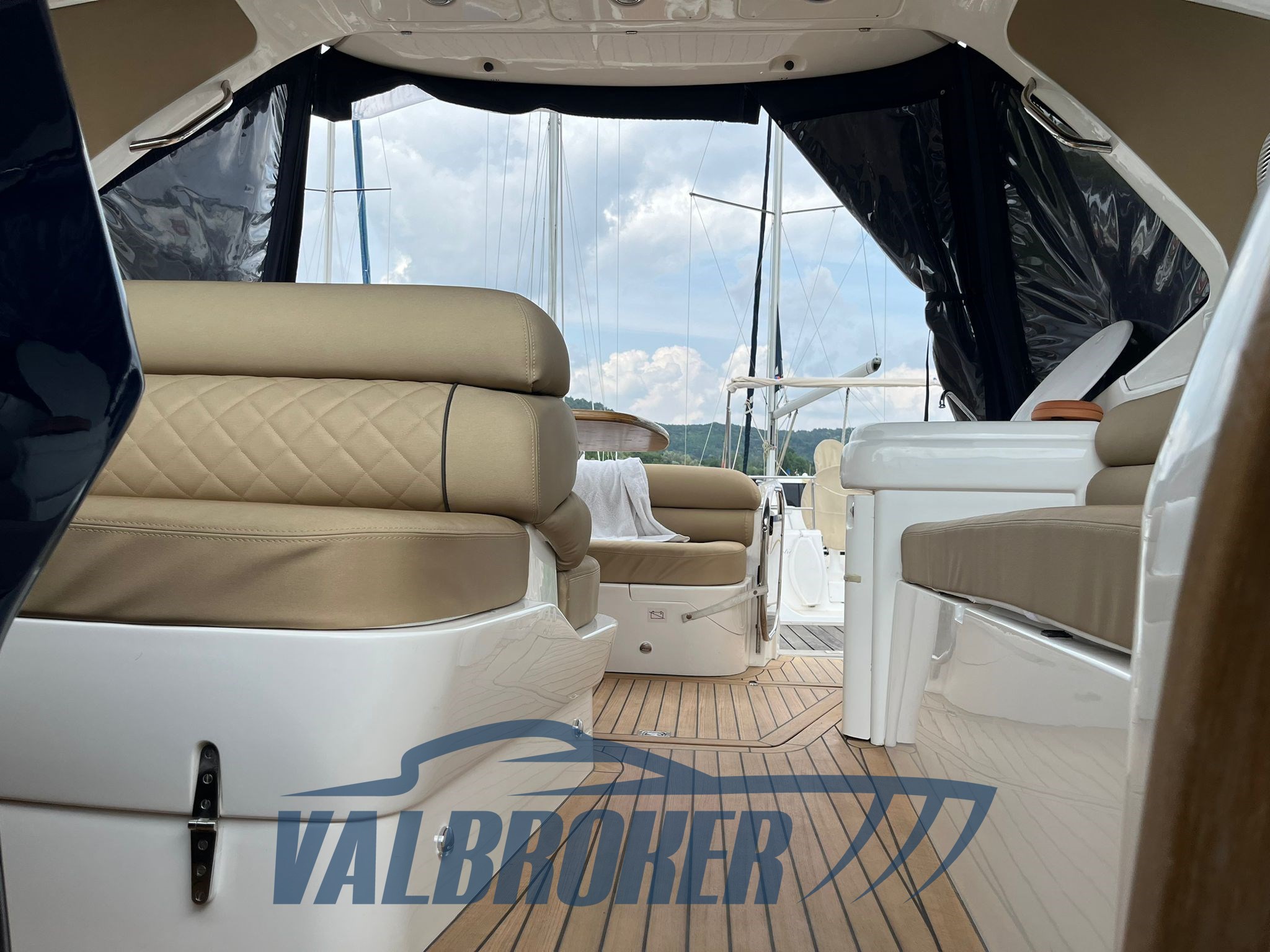 Sealine S 34 model year 2004 (14)