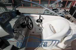 Sea Ray 255 Sundancer (58)