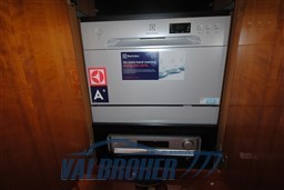 Sunseeker Predator 60-2001-(44)