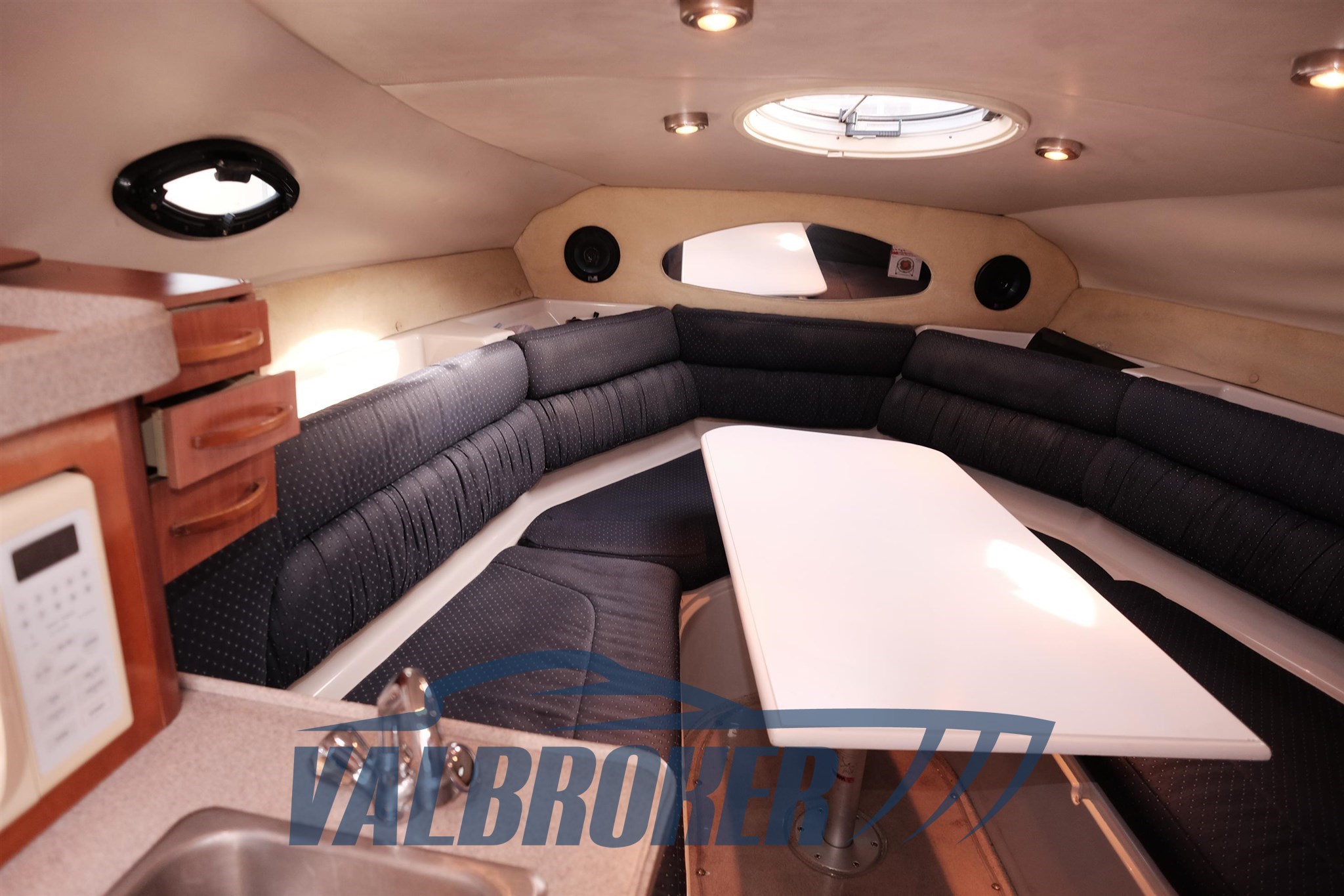 Regal Marine 2665 Commodore Valbroker (51)