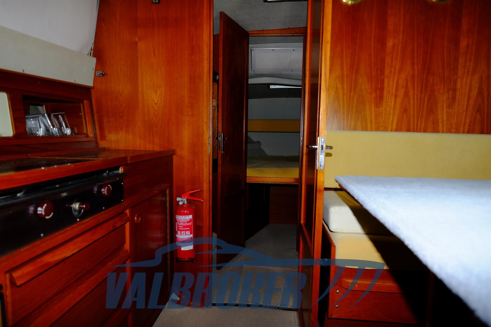 Fjord 32 Cabin Valbroker (16)