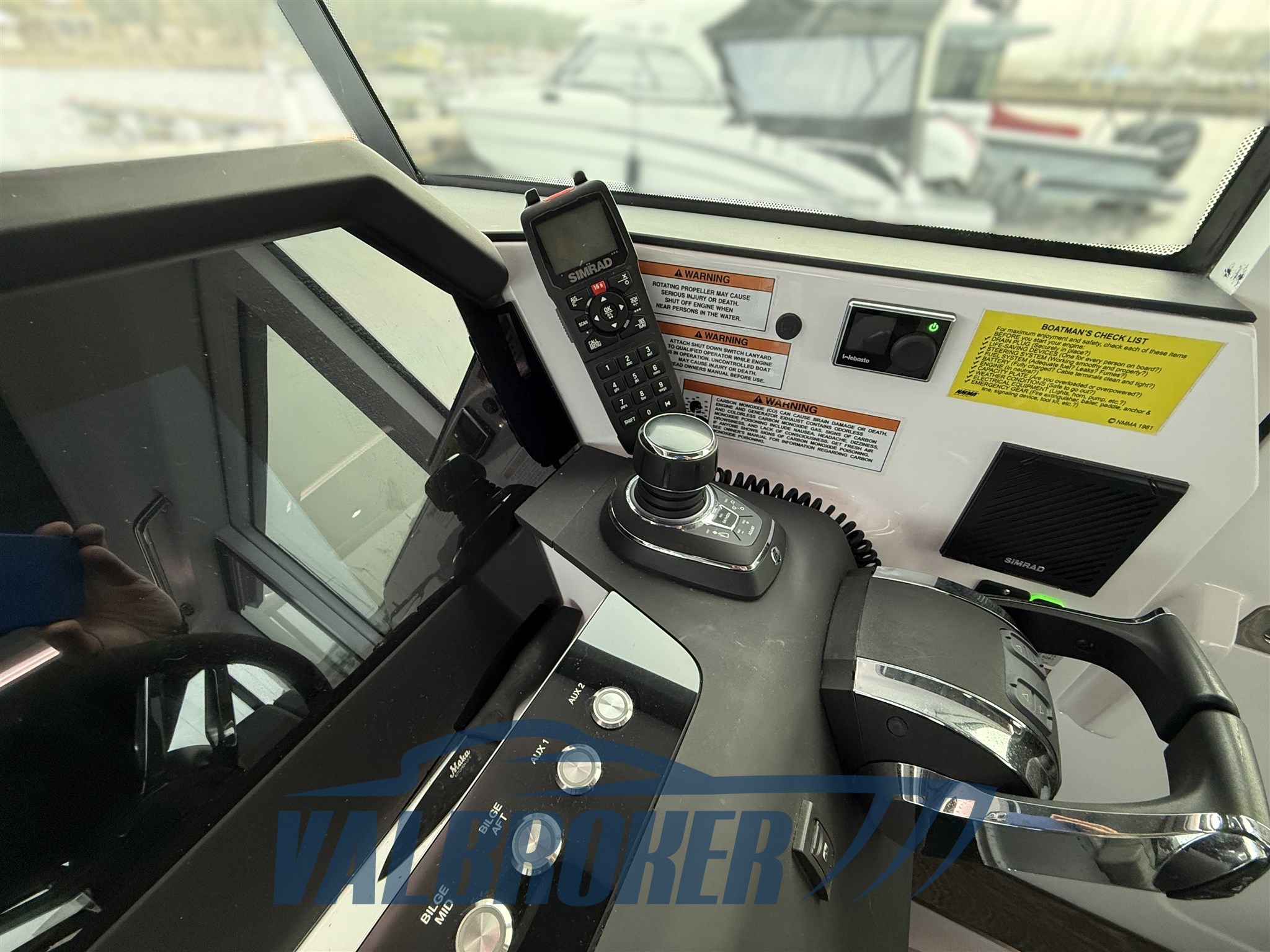 Axopar 37 2020 valbroker (21)