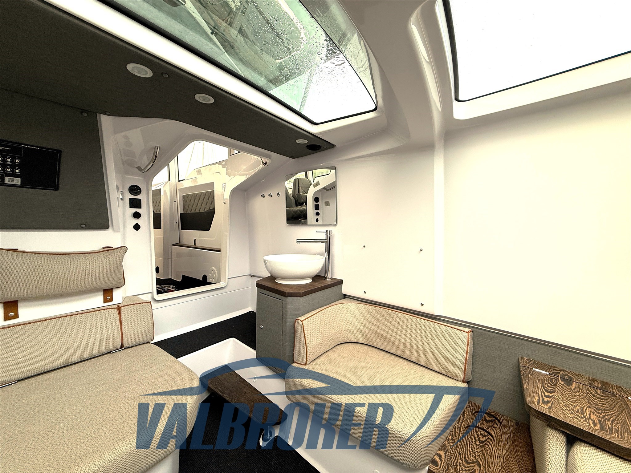 Axopar 37 2020 valbroker (15)