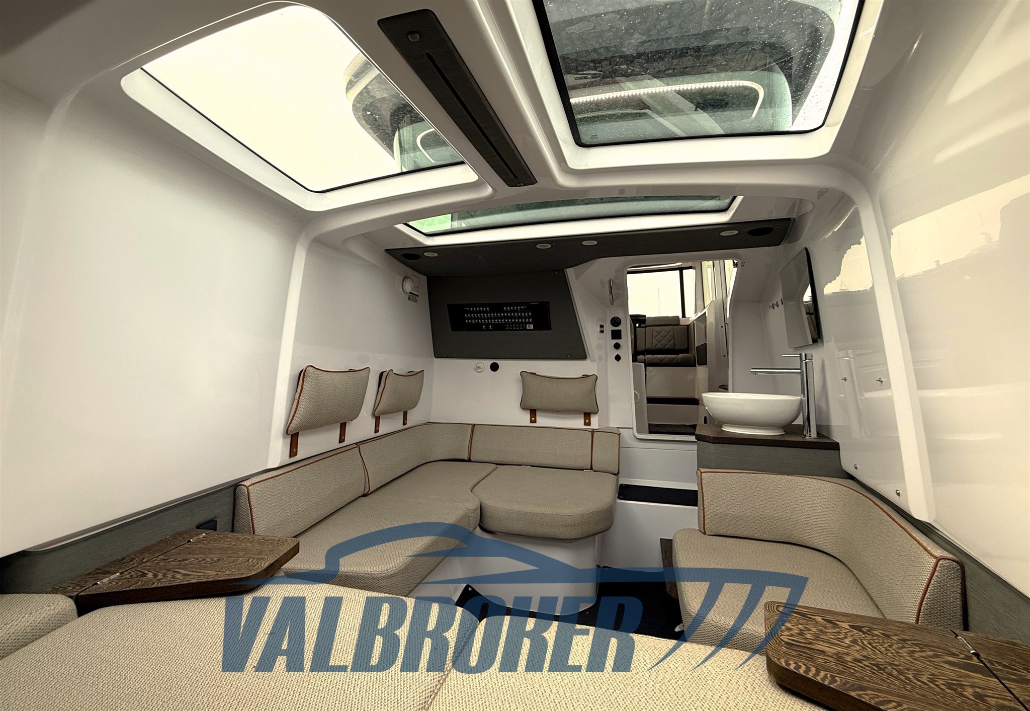 Axopar 37 2020 valbroker (13)