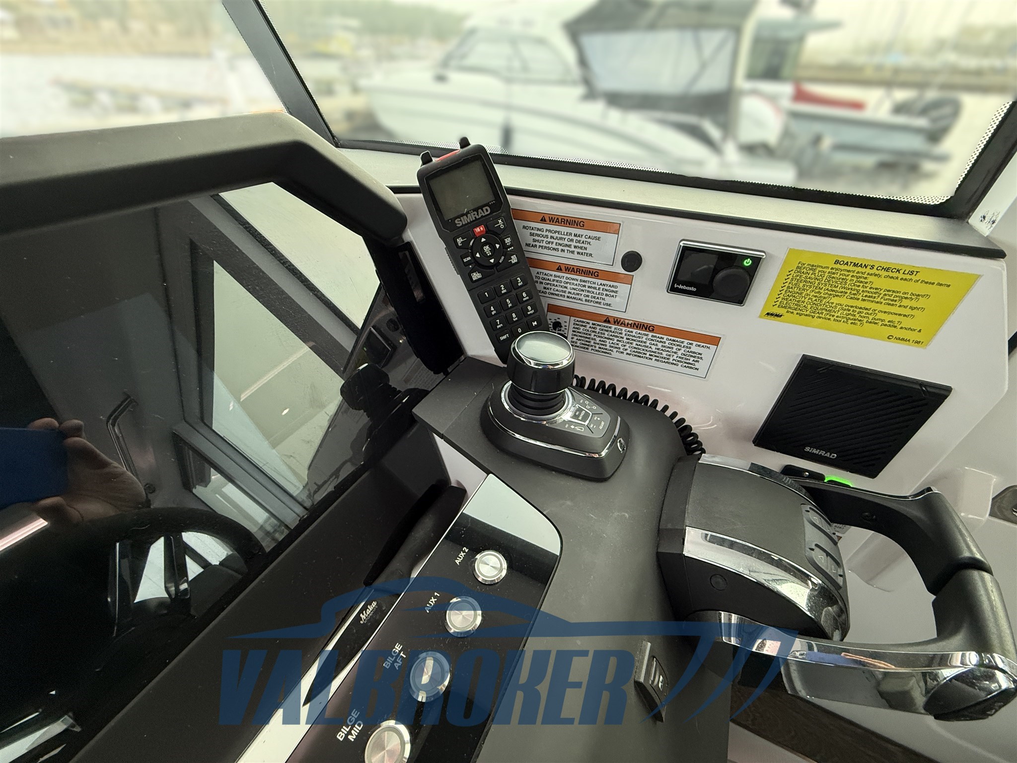 Axopar 37 2020 valbroker (21)