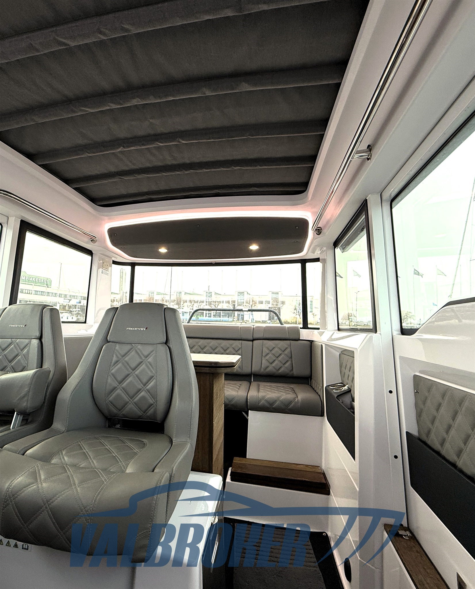 Axopar 37 2020 valbroker (16)