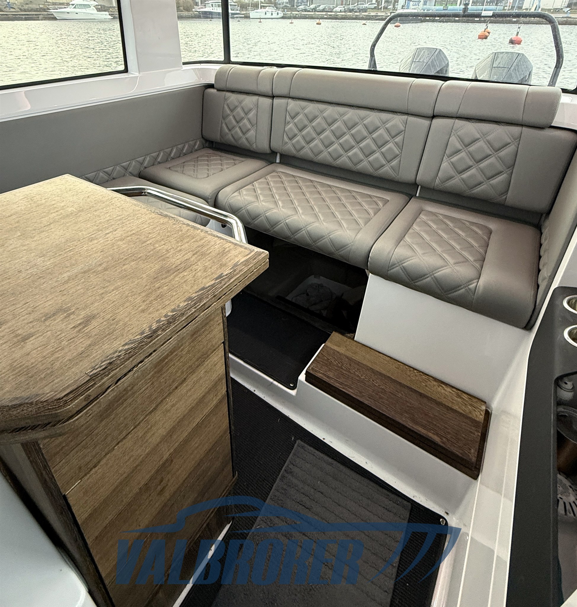 Axopar 37 2020 valbroker (17)