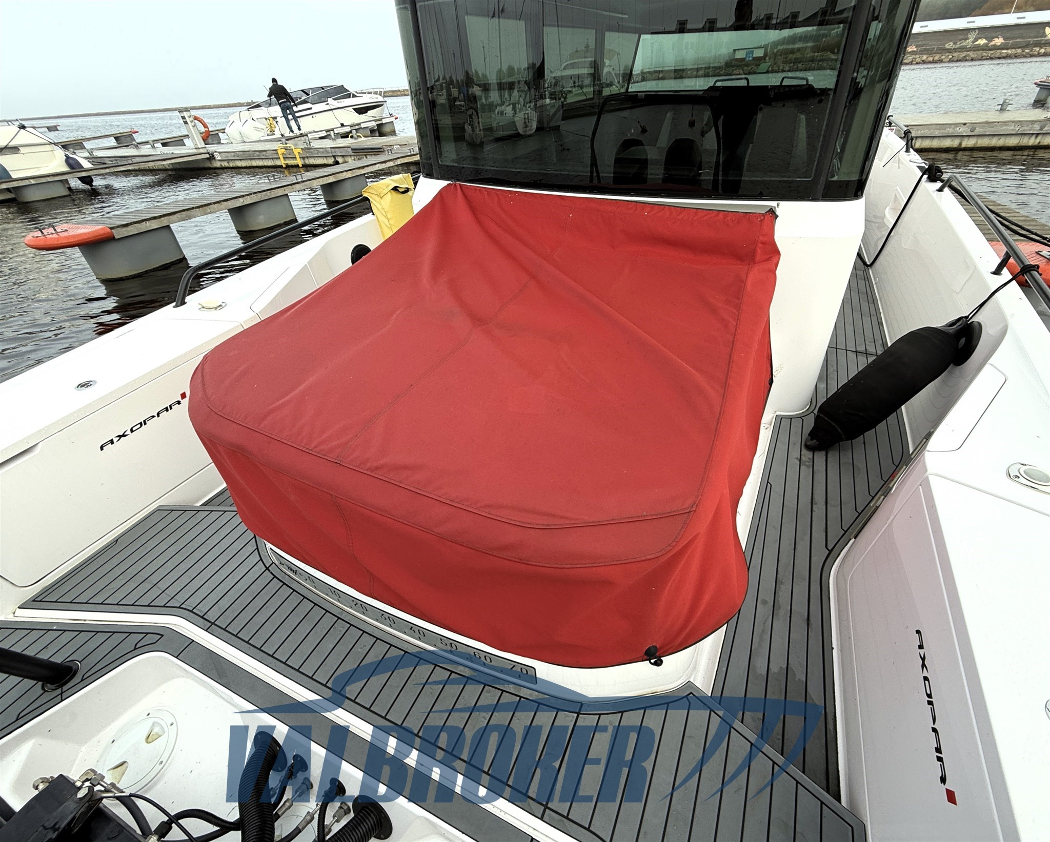 Axopar 37 2020 valbroker (9)