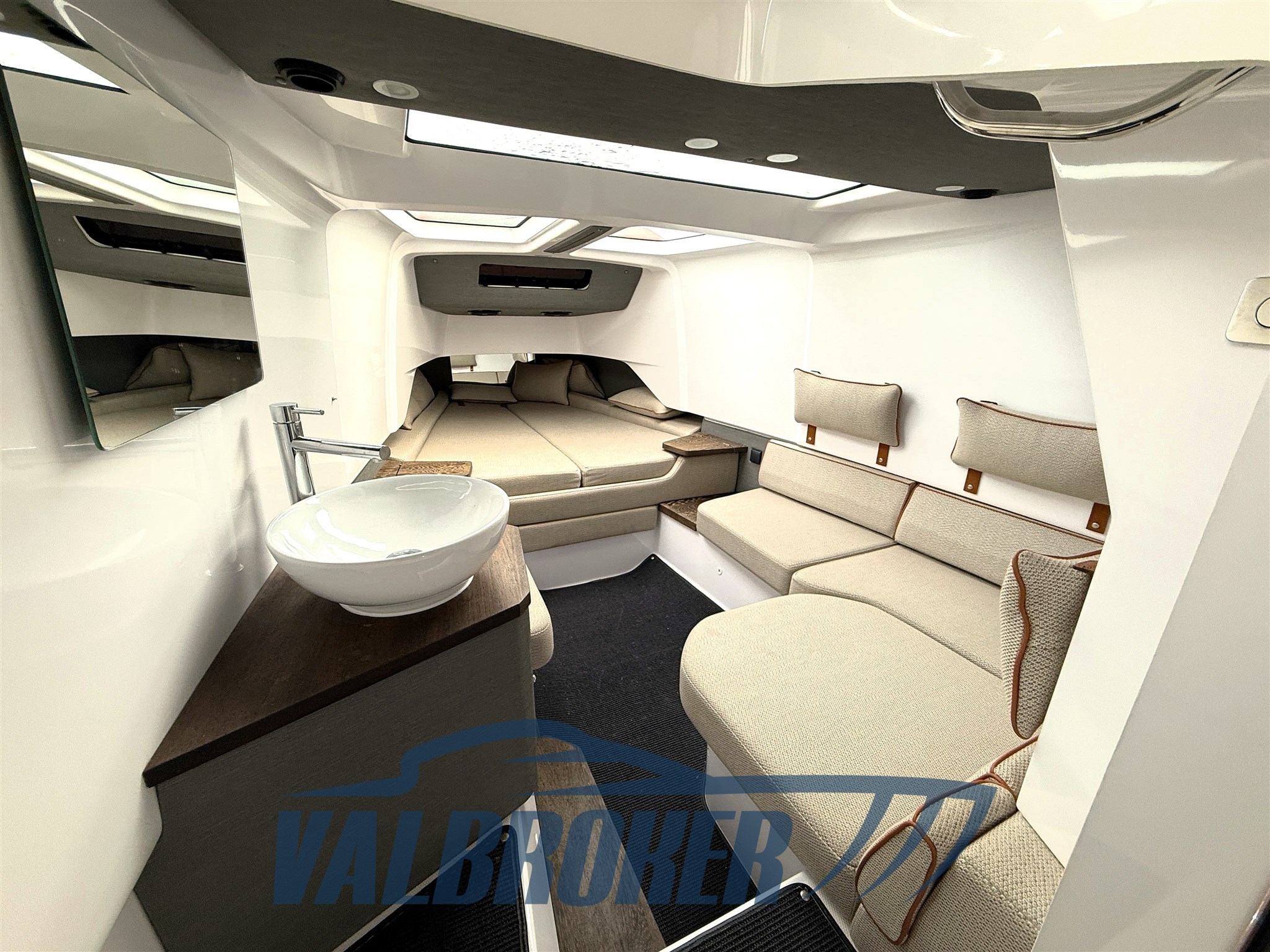 Axopar 37 2020 valbroker (11)