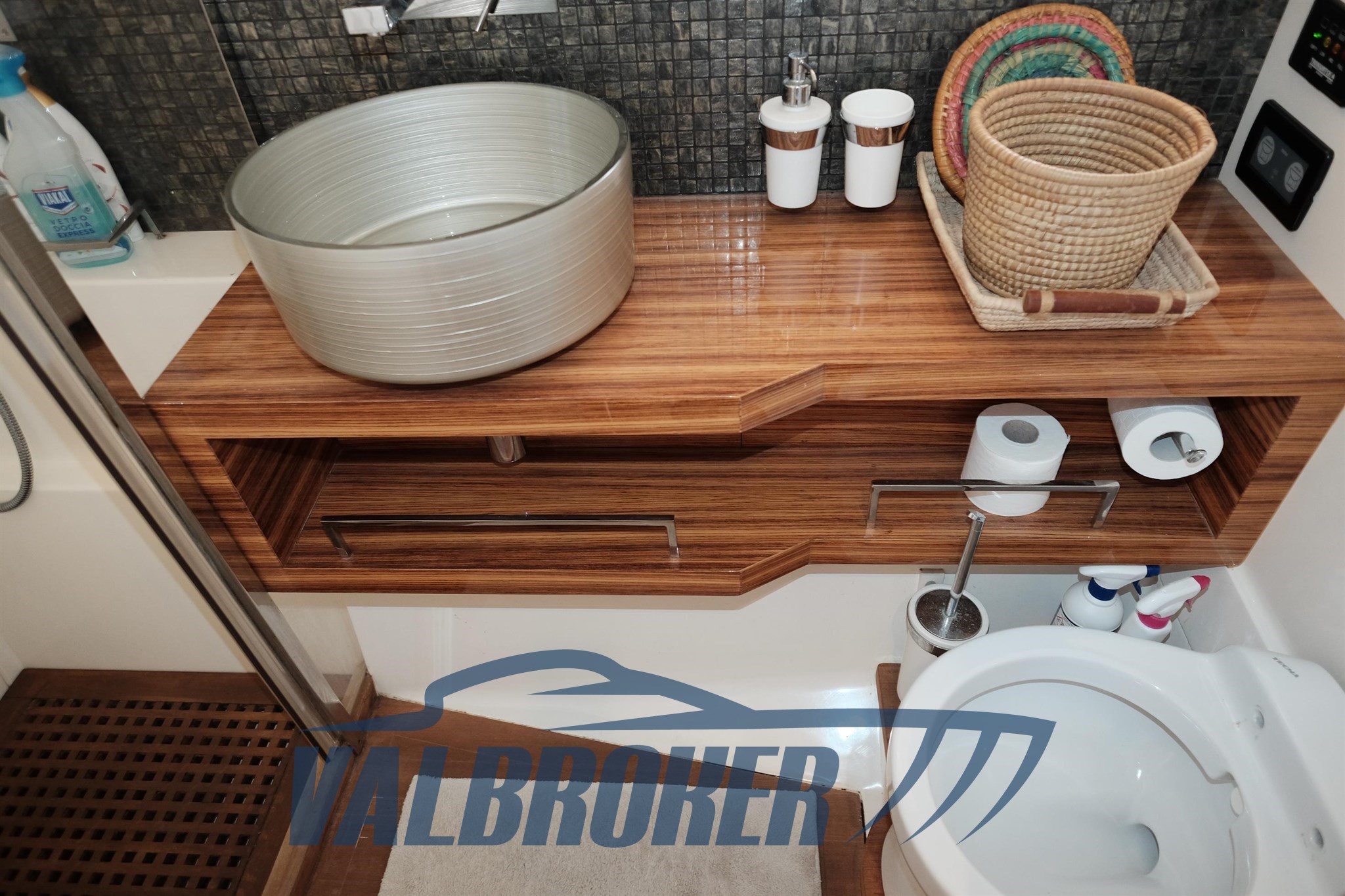 Absolute 52 2008 (89)