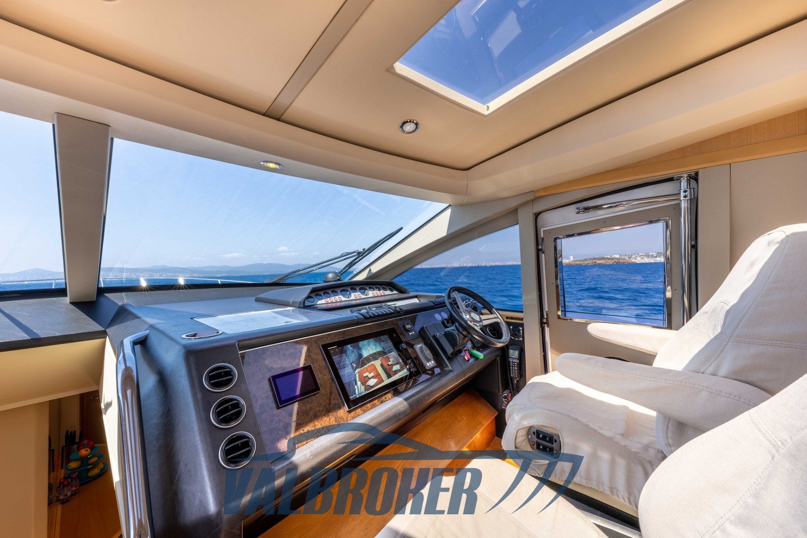 PRINCESS V70 2008  Valbroker interni (2)