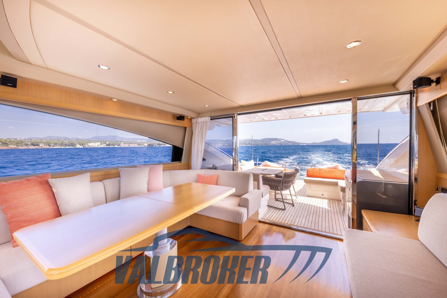 PRINCESS V70 2008  Valbroker interni (5)
