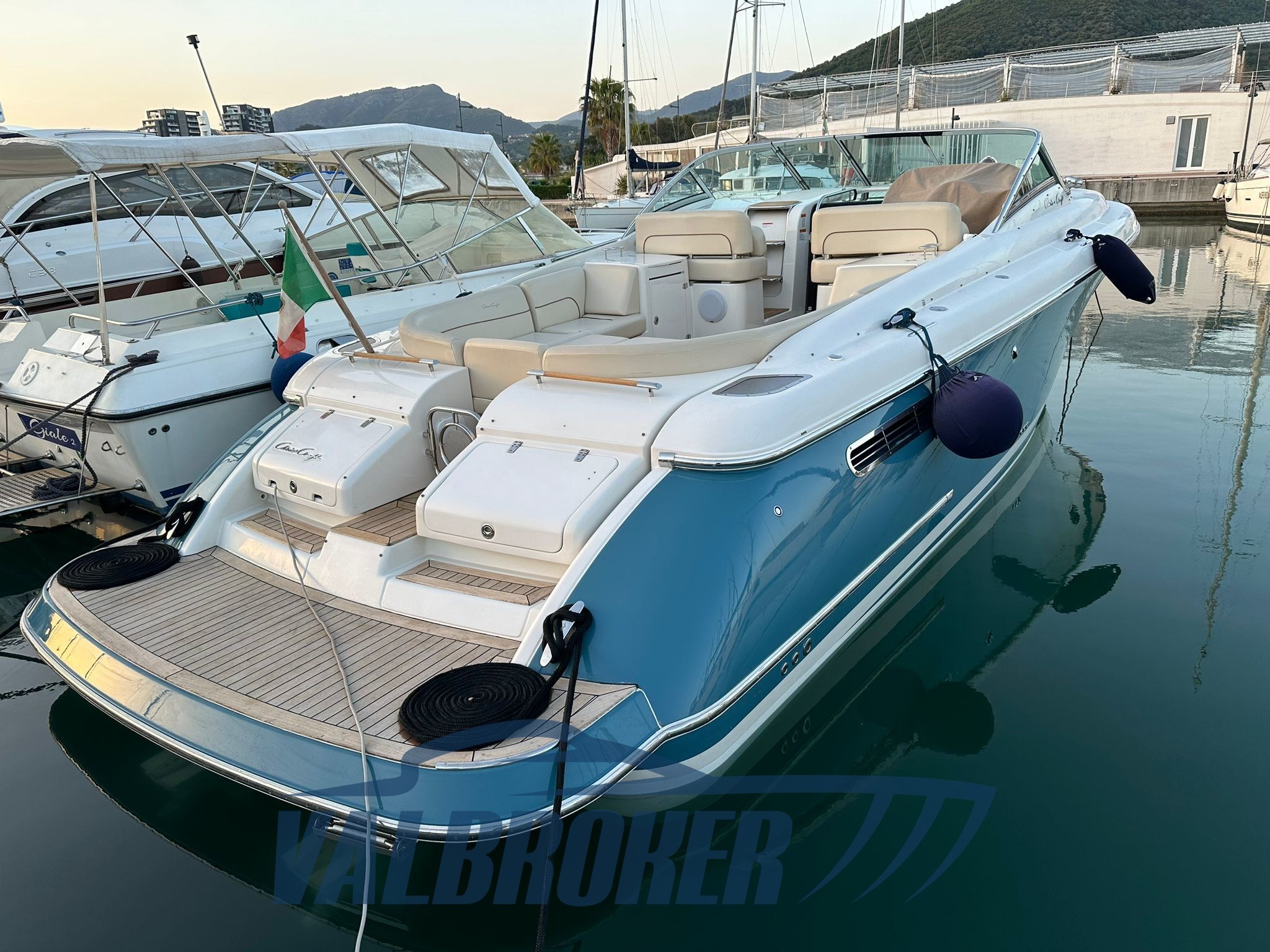 Chris Craft Corsair 36 (11)