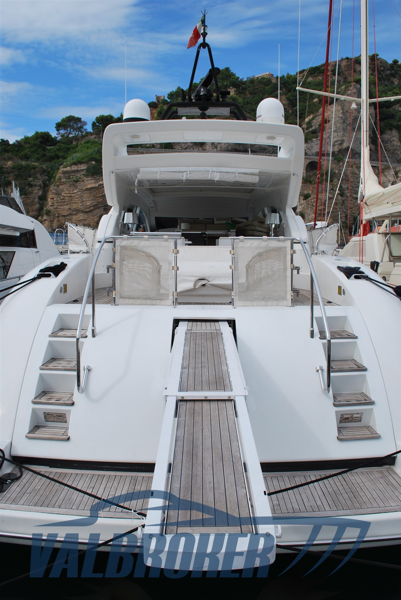 Mangusta 72 Esterni (16)