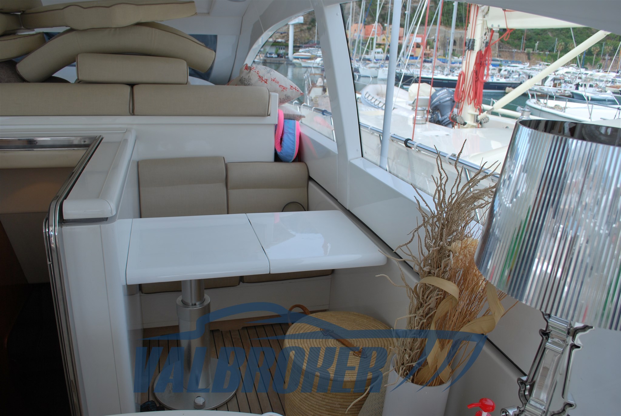 Mangusta 72 - Esterni pozzetto (13)