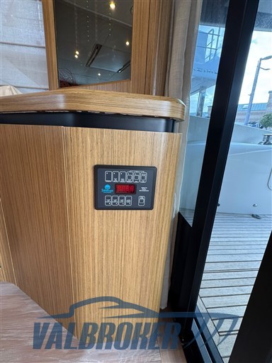 Absolute Navetta 52 2017 (4)