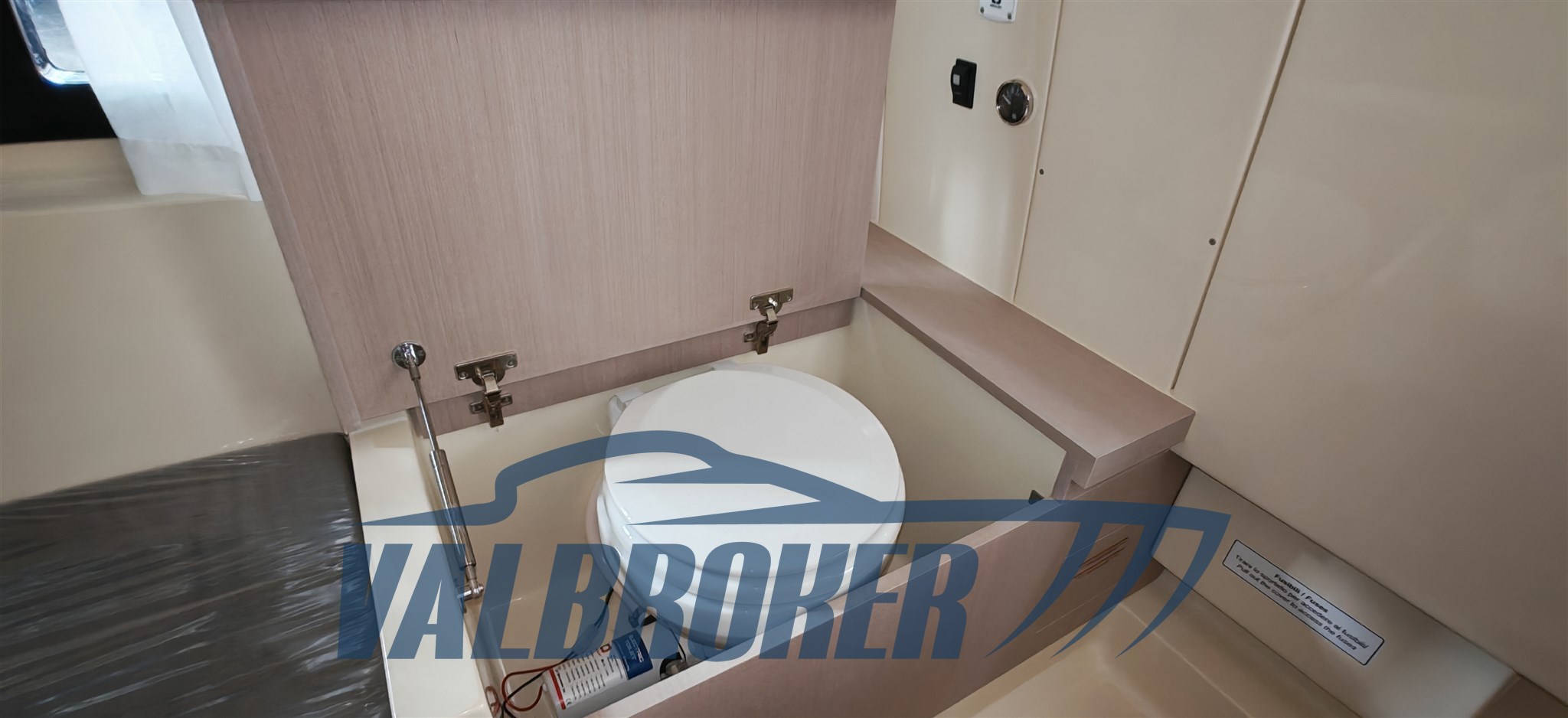 Capoforte 240 no engine (10)