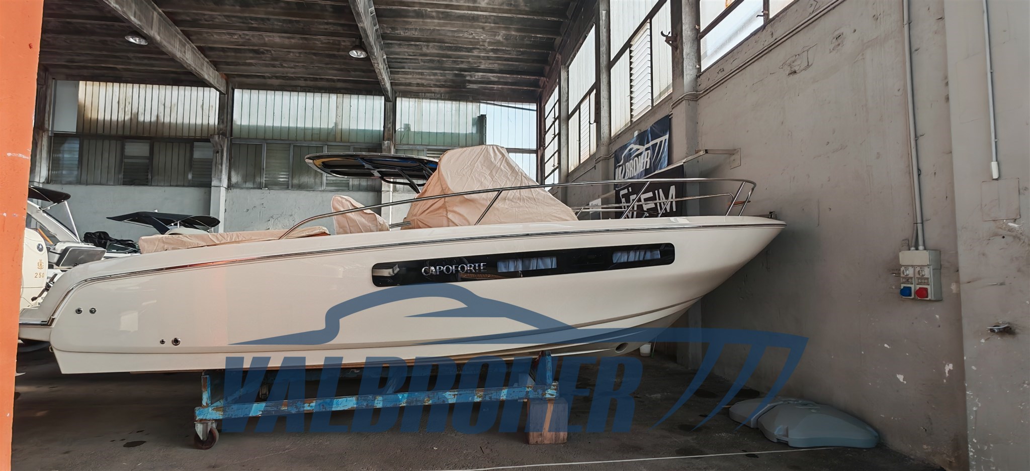 Capoforte 240 no engine (3)