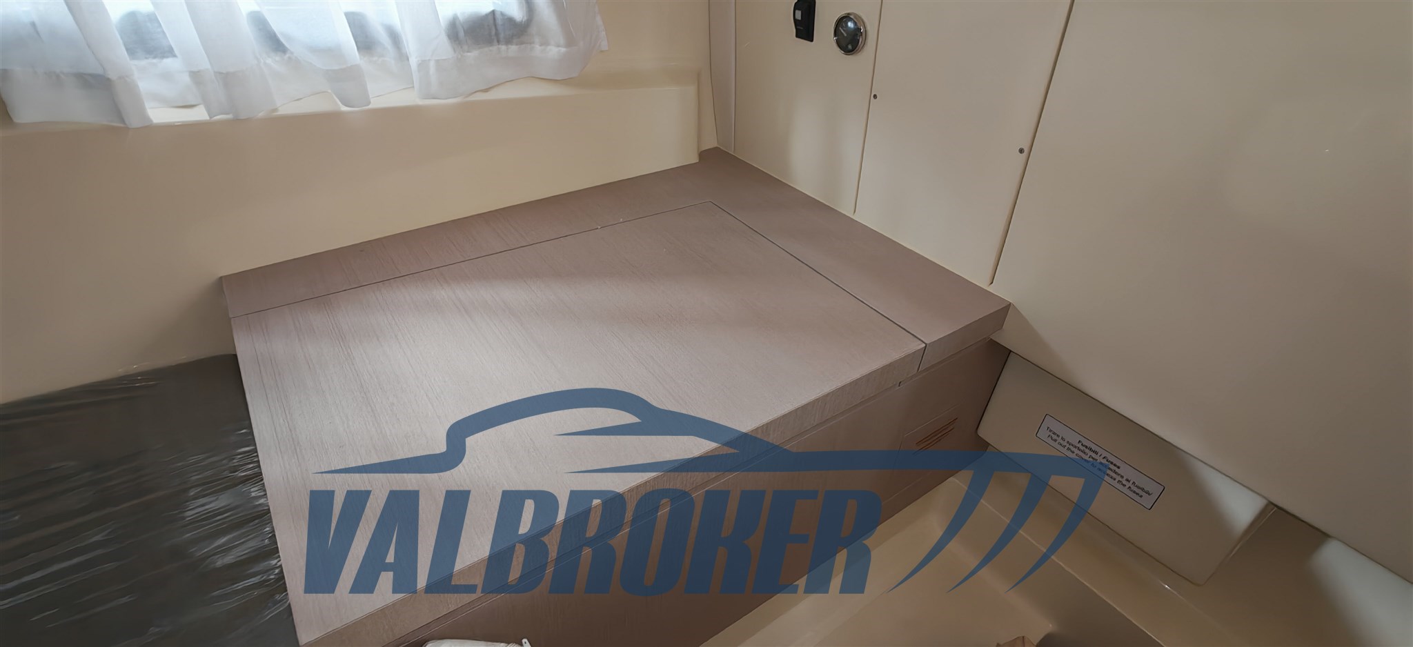 Capoforte 240 no engine (11)