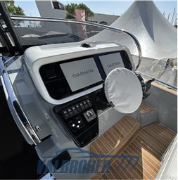 Invictus GT 320 Spagna (5)