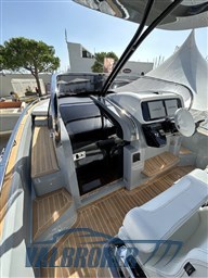 Invictus GT 320 Spagna (8)