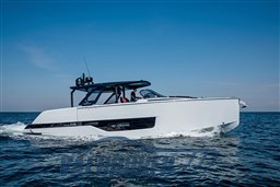A_46_luxury_tender-85_cgwkg4